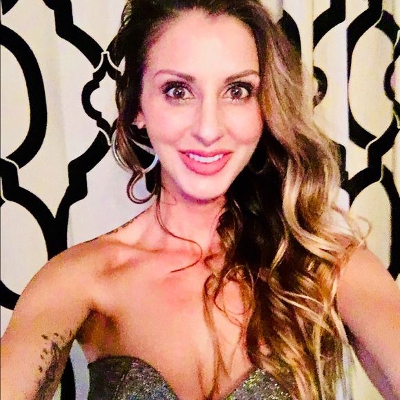 Meet your Posher, Sarah - Picture 2 of 8